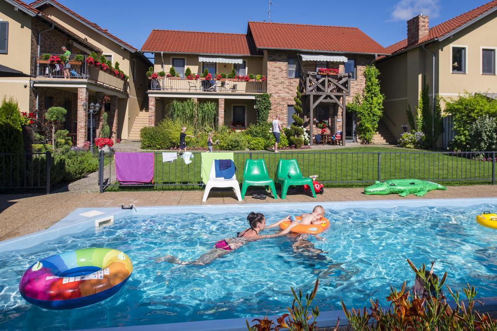 Villa Mare Apartamenty Грзибово Экстерьер фото
